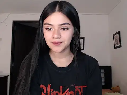 Snapshot of angelbeat_ chatting on 01/12/25, 12:49 angelbeat  online show from 01/12/25, 12:49