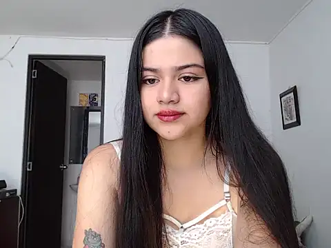 Snapshot of angelbeat_ chatting on 12/18/24, 02:06 angelbeat  online show from 12/18/24, 02:06