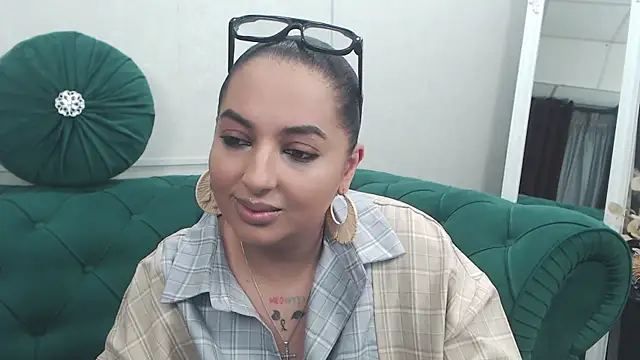 Snapshot of BustyAllyy chatting on 04/18/26, 04:31 BustyAllyy online show from 04/18/26, 04:31