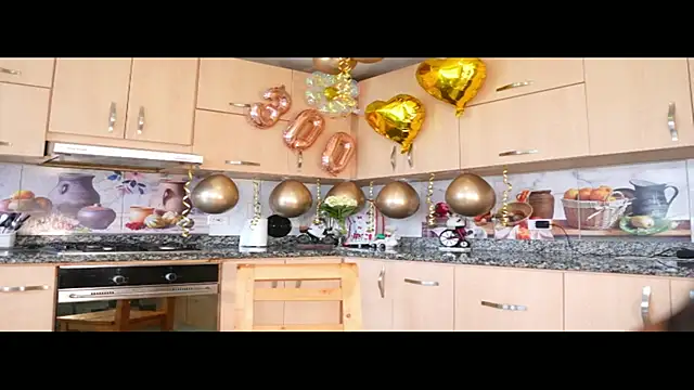 Ana Maria11 online show from 11/30/25, 07:25