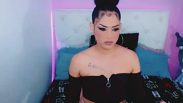 Snapshot of Amanda_bigx chatting on 11/05/25, 04:15 Amanda bigx online show from 11/05/25, 04:15