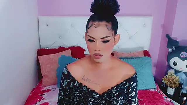 Snapshot of Amanda_bigx chatting on 01/12/26, 01:01 Amanda bigx online show from 01/12/26, 01:01