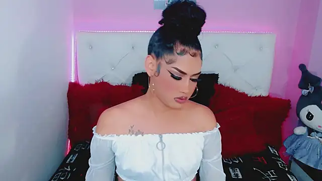 Snapshot of Amanda_bigx chatting on 11/28/25, 05:18 Amanda bigx online show from 11/28/25, 05:18