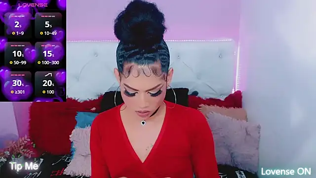 Snapshot of Amanda_bigx chatting on 12/14/25, 08:03 Amanda bigx online show from 12/14/25, 08:03