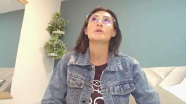 SharisWillian online show from 11/13/25, 03:32