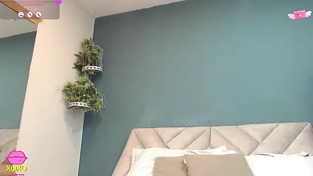 SharisWillian online show from 04/17/26, 03:42