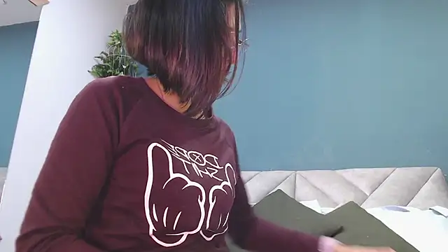 SharisWillian online show from 10/24/25, 04:00