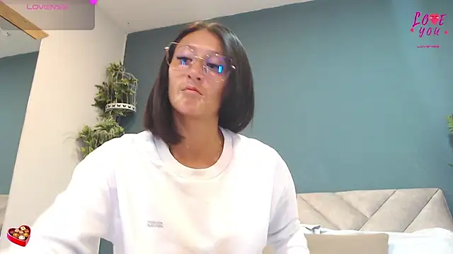 SharisWillian online show from 05/15/26, 02:53