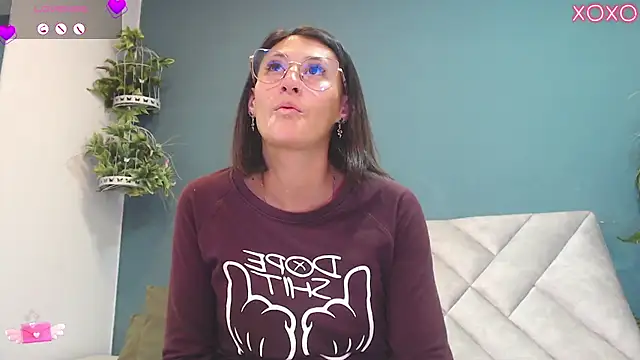 SharisWillian online show from 10/30/25, 04:11