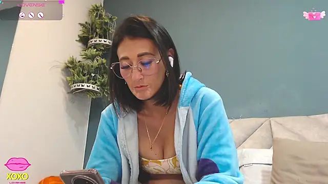 SharisWillian online show from 04/18/26, 03:58