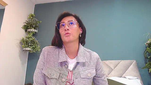 SharisWillian online show from 12/03/25, 03:40