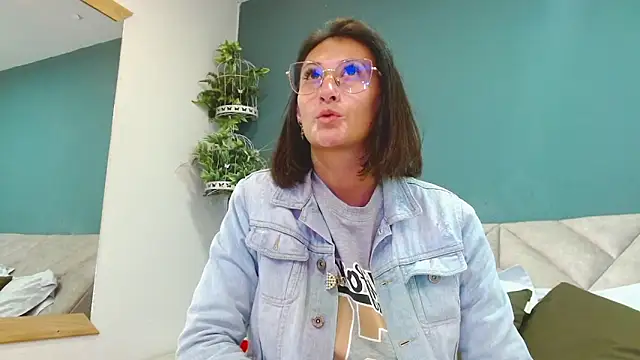 SharisWillian online show from 11/07/25, 03:55