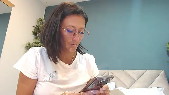 SharisWillian online show from 04/22/26, 03:35