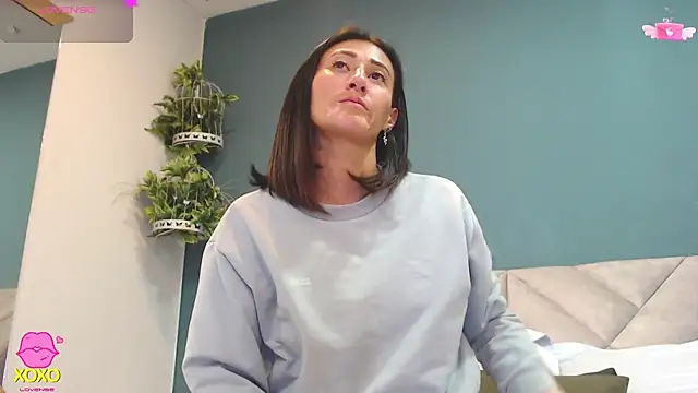 SharisWillian online show from 03/12/26, 04:07