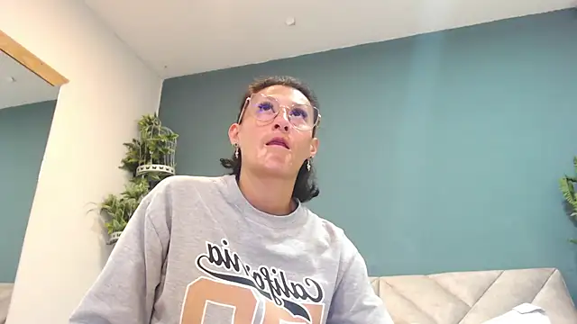 SharisWillian online show from 04/08/26, 03:52