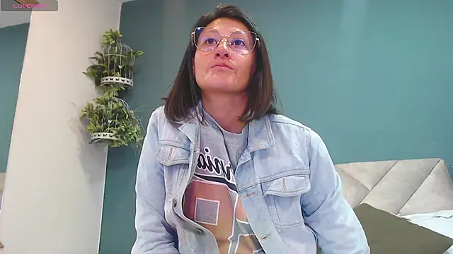 SharisWillian online show from 11/27/25, 03:40