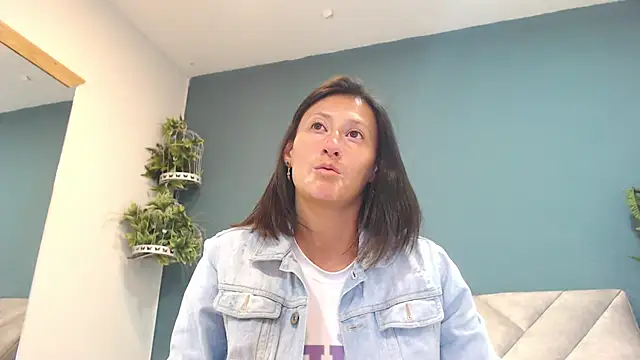 SharisWillian online show from 05/13/26, 03:57