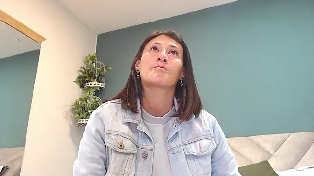 SharisWillian online show from 02/11/26, 03:50