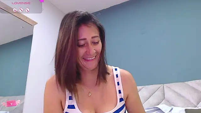 Snapshot of SharisWillian chatting on 03/22/25, 08:51 SharisWillian online show from 03/22/25, 08:51