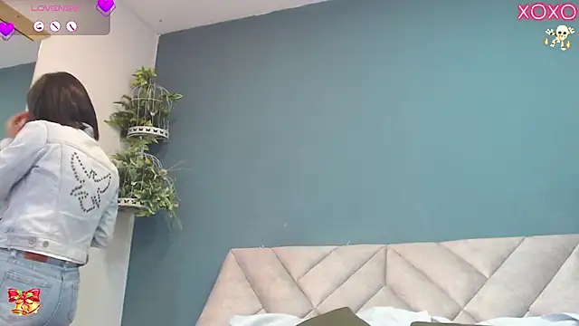 SharisWillian online show from 11/08/25, 04:27