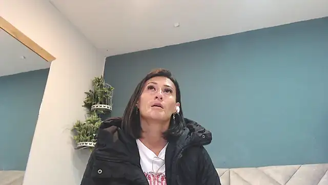 SharisWillian online show from 05/14/26, 03:47