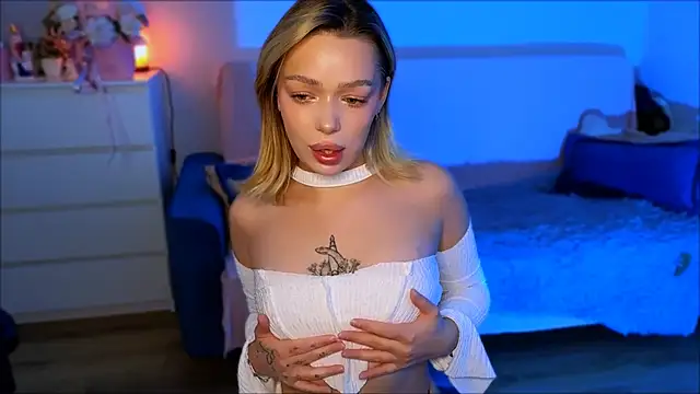 Snapshot of Lily_Yin chatting on 11/18/25, 05:11 Lily Yin online show from 11/18/25, 05:11