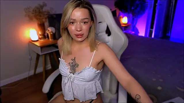 Lily Yin online show from 01/18/26, 01:36