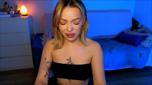 Snapshot of Lily_Yin chatting on 11/30/25, 05:08 Lily Yin online show from 11/30/25, 05:08