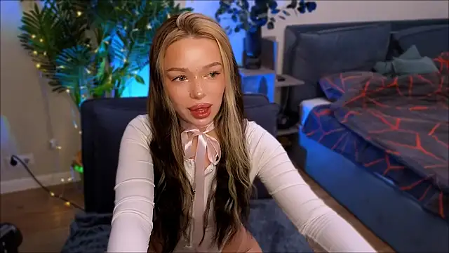 Snapshot of Lily_Yin chatting on 02/12/25, 05:58 Lily Yin online show from 02/12/25, 05:58