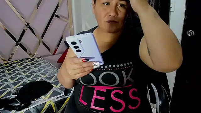 DaianaLutz online show from 11/18/25, 03:04