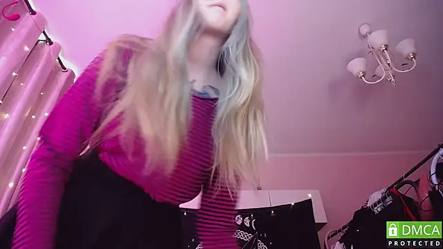 JustMeowGirl online show from 05/16/26, 06:34