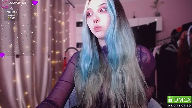 JustMeowGirl online show from 03/25/26, 05:51