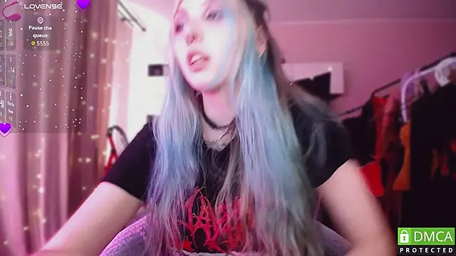 JustMeowGirl online show from 04/07/26, 05:53