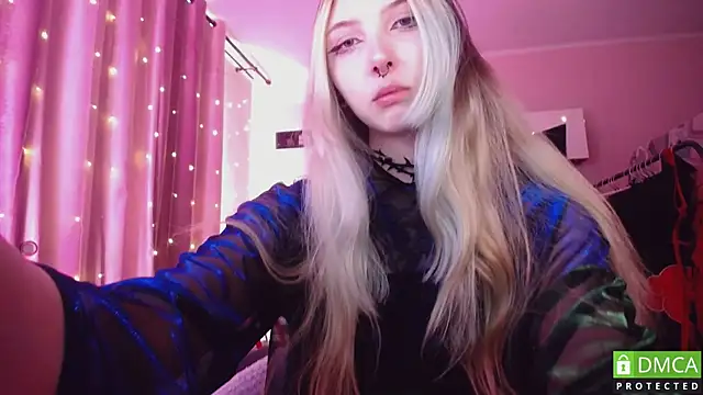 JustMeowGirl online show from 05/18/26, 06:18