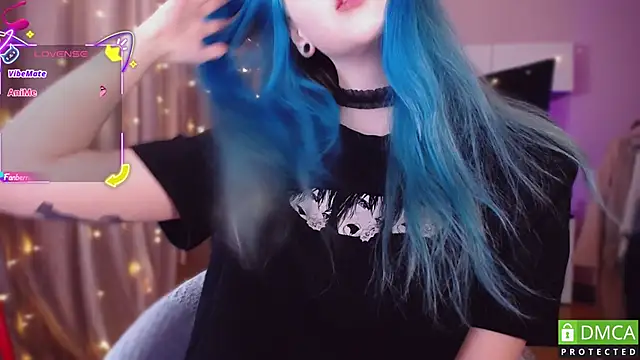 JustMeowGirl online show from 11/19/25, 04:34