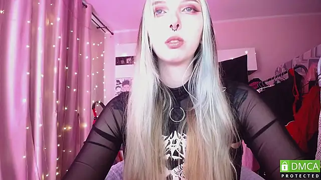 JustMeowGirl online show from 05/17/26, 06:02