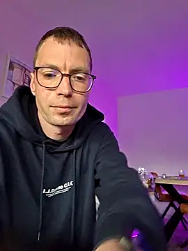 Snapshot of Schnubby1 chatting on 05/12/26, 02:23 Schnubby1 online show from 05/12/26, 02:23