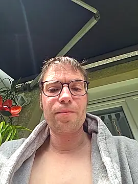 Snapshot of Schnubby1 chatting on 04/27/26, 12:36 Schnubby1 online show from 04/27/26, 12:36