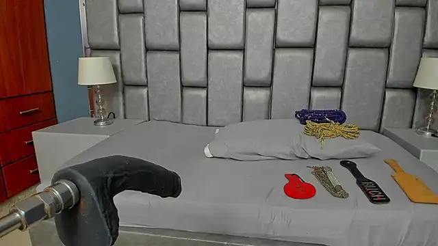 Foxy Assh  online show from 10/22/25, 11:20