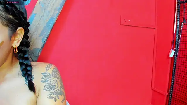 Foxy Assh  online show from 04/19/26, 06:03