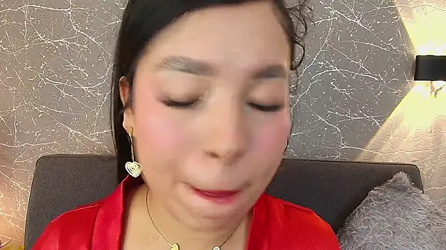 Snapshot of mia_roux13 chatting on 03/16/25, 10:31 mia roux13 online show from 03/16/25, 10:31