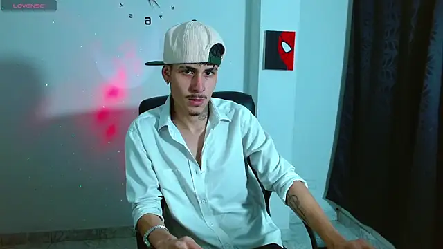 Snapshot of Bastiaan_28 chatting on 10/07/25, 11:06 Bastiaan 28 online show from 10/07/25, 11:06