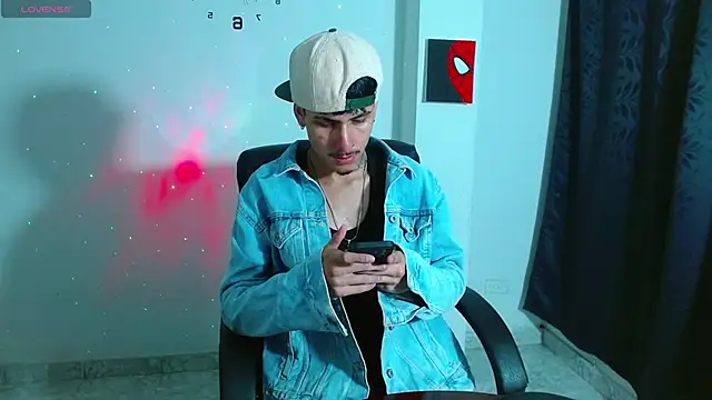 Snapshot of Bastiaan_28 chatting on 10/10/25, 10:54 Bastiaan 28 online show from 10/10/25, 10:54