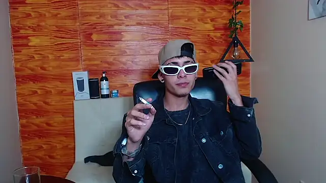 Snapshot of Bastiaan_28 chatting on 02/06/25, 12:54 Bastiaan 28 online show from 02/06/25, 12:54