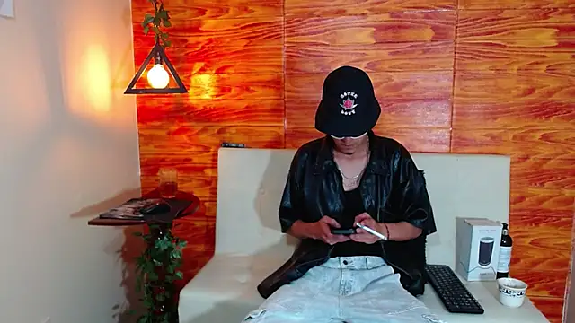 Snapshot of Bastiaan_28 chatting on 03/11/25, 02:21 Bastiaan 28 online show from 03/11/25, 02:21