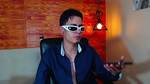 Snapshot of Bastiaan_28 chatting on 03/05/25, 06:01 Bastiaan 28 online show from 03/05/25, 06:01