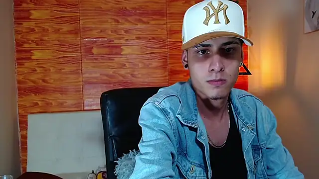 Snapshot of Bastiaan_28 chatting on 02/19/25, 09:17 Bastiaan 28 online show from 02/19/25, 09:17