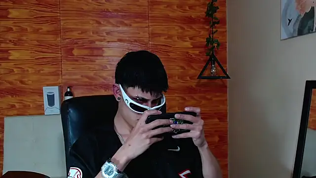 Snapshot of Bastiaan_28 chatting on 02/12/25, 06:19 Bastiaan 28 online show from 02/12/25, 06:19