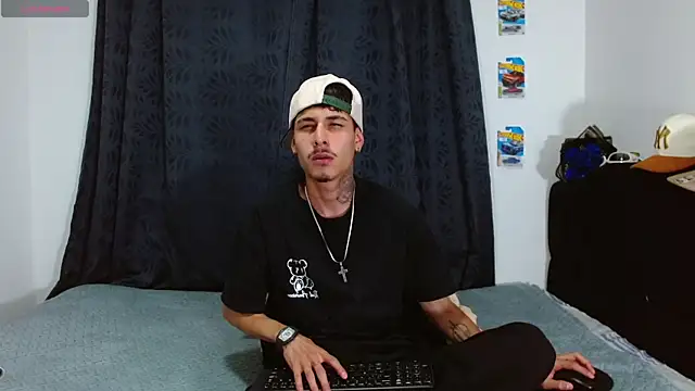 Bastiaan 28 online show from 11/06/25, 03:43