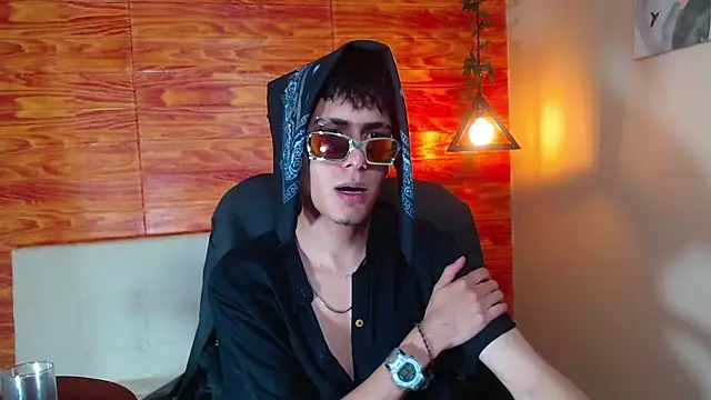 Snapshot of Bastiaan_28 chatting on 02/16/25, 06:10 Bastiaan 28 online show from 02/16/25, 06:10